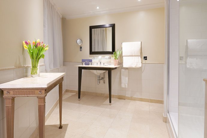 Imagen de la habitación del Hotel The Dilly. Foto 7