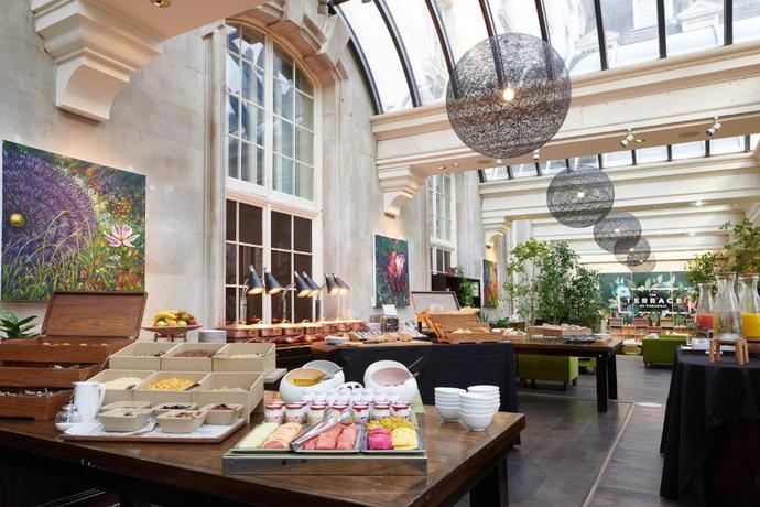 Imagen del bar/restaurante del Hotel The Dilly. Foto 3