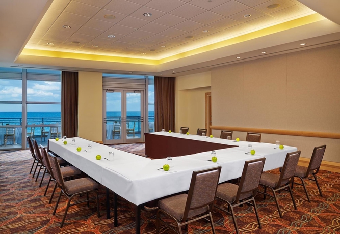 Imagen de los interiores del Hotel The Diplomat Beach Resort Hollywood, Curio Collection by Hilton. Foto 6