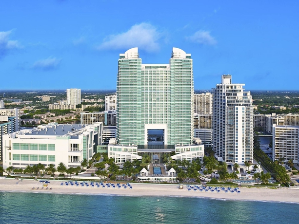 Imagen de los exteriores del Hotel The Diplomat Beach Resort Hollywood, Curio Collection by Hilton. Foto 2