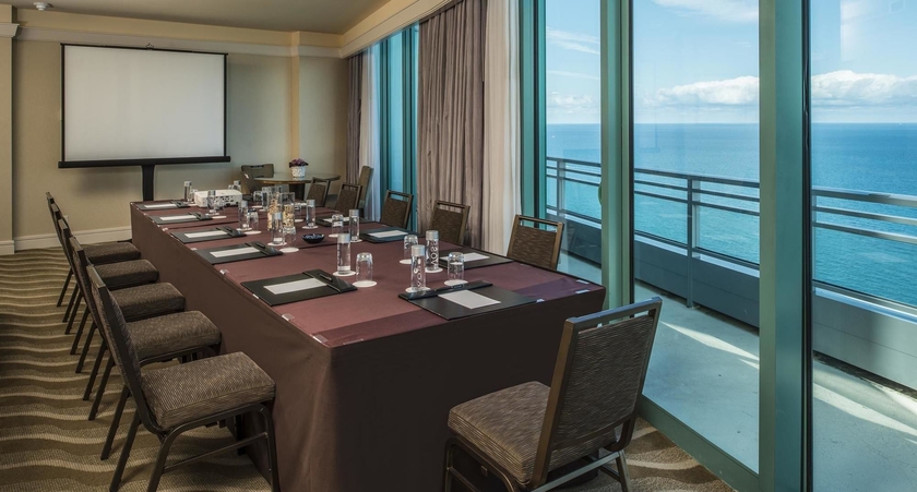 Imagen de los interiores del Hotel The Diplomat Beach Resort Hollywood, Curio Collection by Hilton. Foto 14