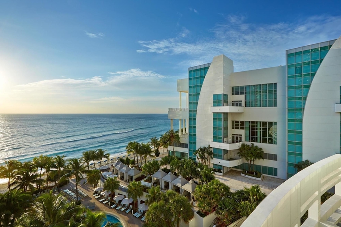 Imagen de los exteriores del Hotel The Diplomat Beach Resort Hollywood, Curio Collection by Hilton. Foto 5
