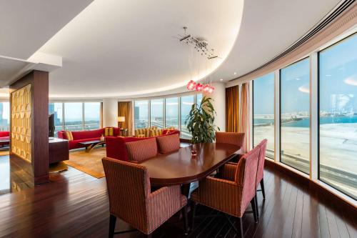 Imagen de la habitación del Hotel The Diplomat Radisson Blu , Residence and Spa. Foto 21