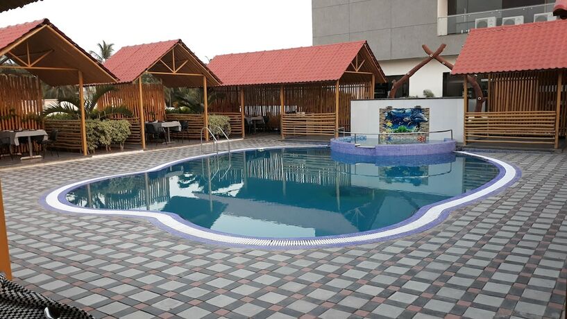Imagen general del Hotel The Divine Resort, Veraval. Foto 7