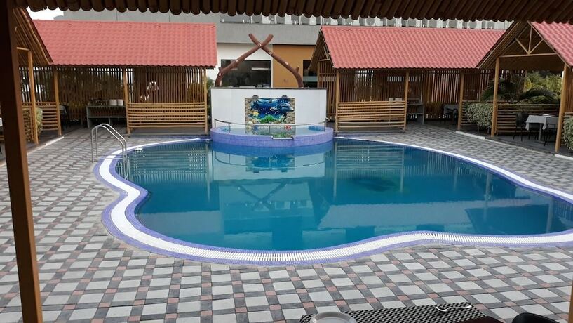 Imagen general del Hotel The Divine Resort, Veraval. Foto 12