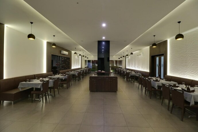 Imagen general del Hotel The Divine Resort, Veraval. Foto 17