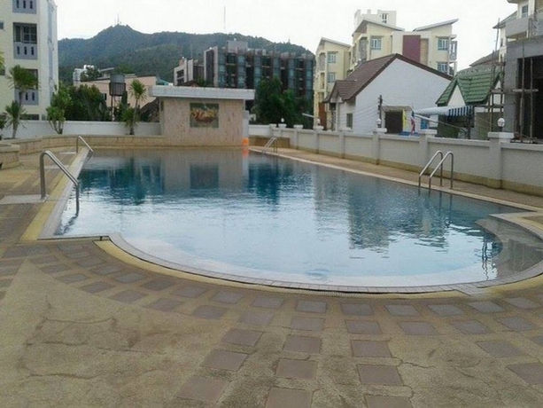 Imagen de la piscina del Hotel The Dlife. Foto 19