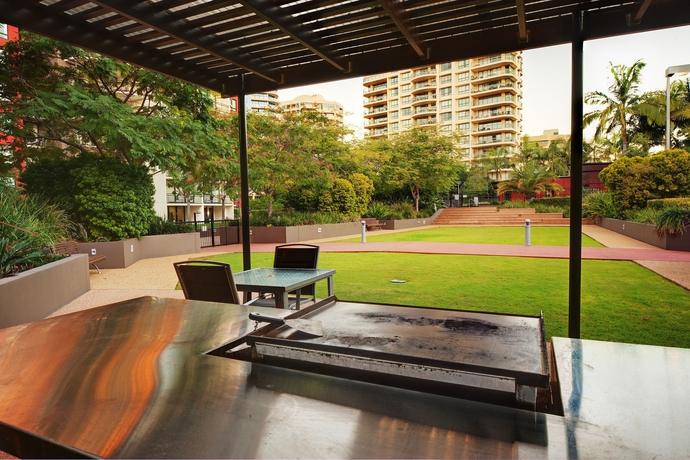 Imagen de los exteriores del Hotel The Docks On Goodwin. Foto 12