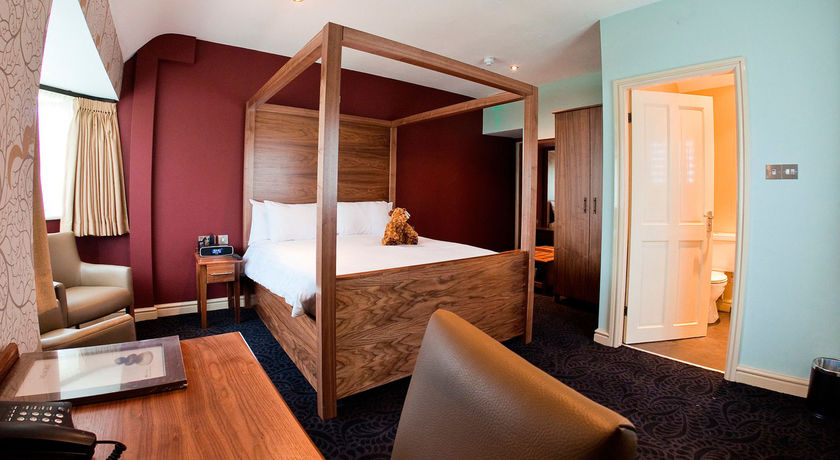 Imagen del bar/restaurante del Hotel The Dog and Doublet Inn. Foto 7