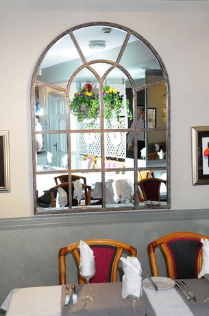 Imagen del bar/restaurante del Hotel The Dolphin. Foto 5
