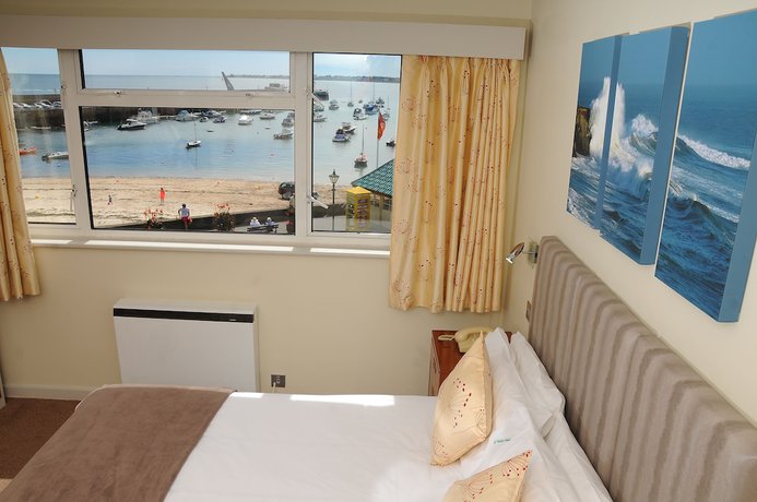 Imagen de la habitación del Hotel The Dolphin. Foto 17