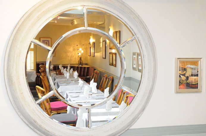 Imagen del bar/restaurante del Hotel The Dolphin. Foto 9
