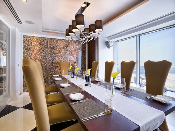 Imagen del bar/restaurante del Hotel The Domain Bahrain and Spa - Adults Friendly 16 Years Plus. Foto 2