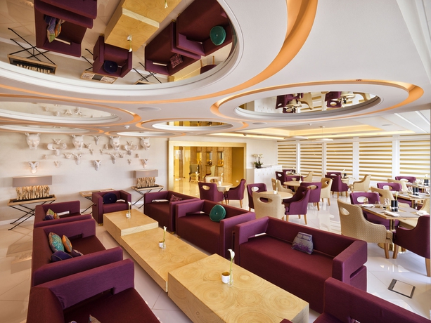 Imagen del bar/restaurante del Hotel The Domain Bahrain and Spa - Adults Friendly 16 Years Plus. Foto 3