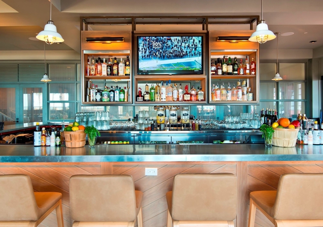 Imagen del bar/restaurante del Hotel The Don Cesar. Foto 11