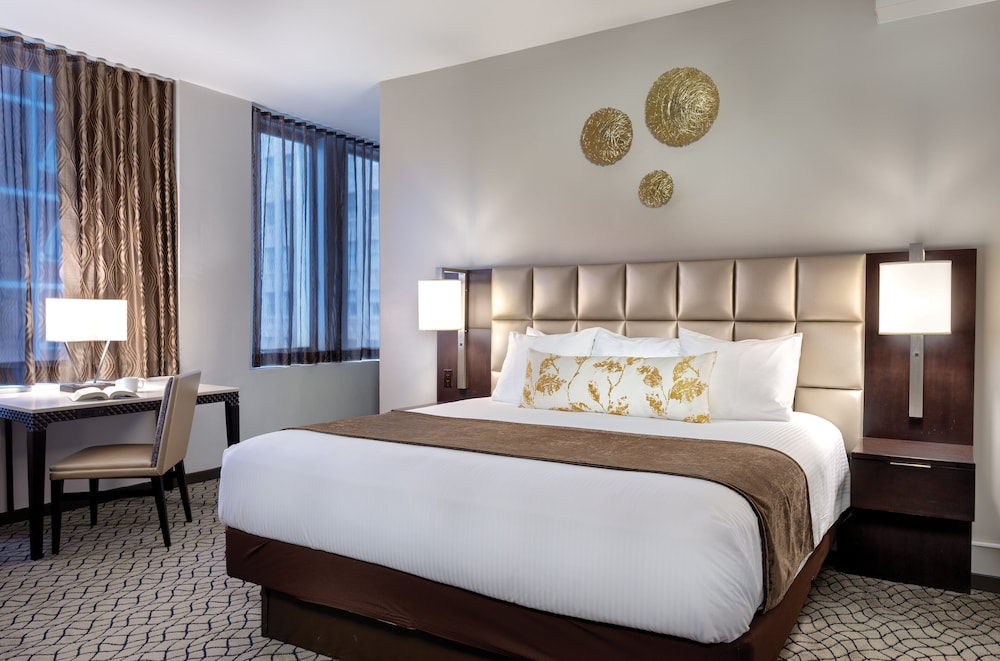 Imagen de la habitación del Hotel The Donatello. Foto 6