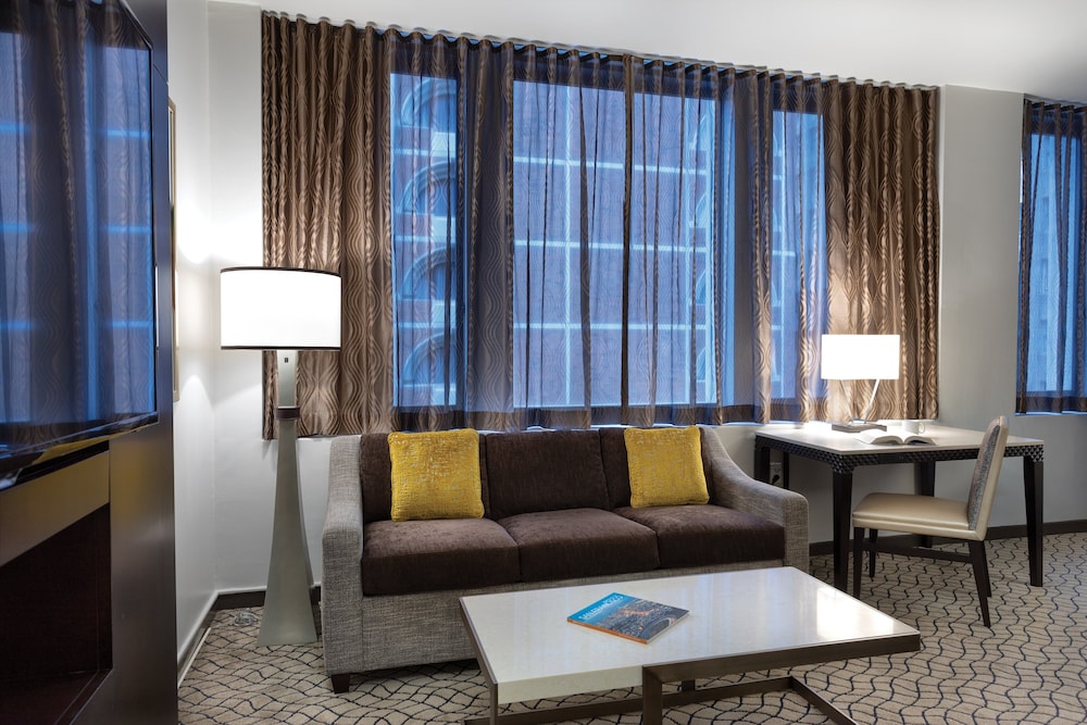 Imagen de la habitación del Hotel The Donatello. Foto 7