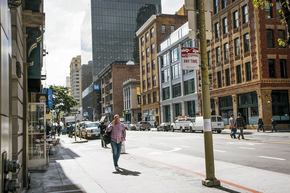 Imagen de la habitación del Hotel The Donatello. Foto 10