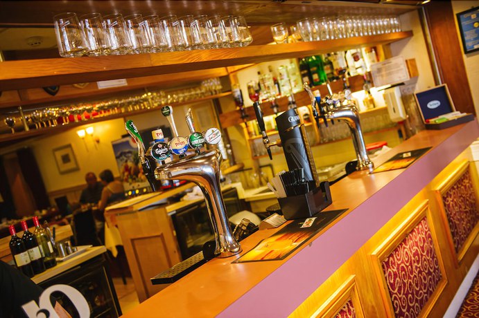 Imagen del bar/restaurante del Hotel The Doric. Foto 3