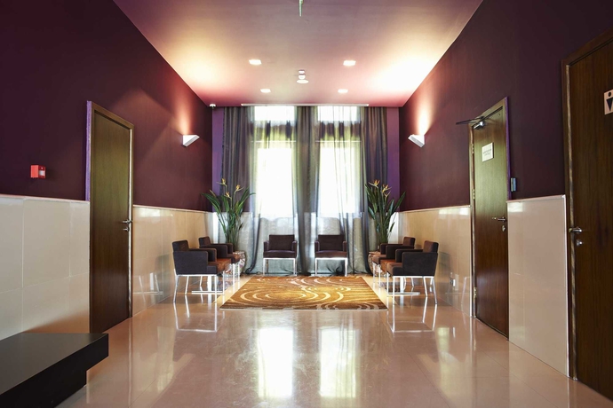 Imagen de los interiores del Hotel The Dostyk. Foto 10