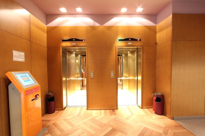 Imagen de los interiores del Hotel The Dostyk. Foto 11