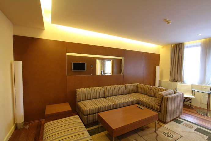 Imagen de los interiores del Hotel The Dostyk. Foto 15