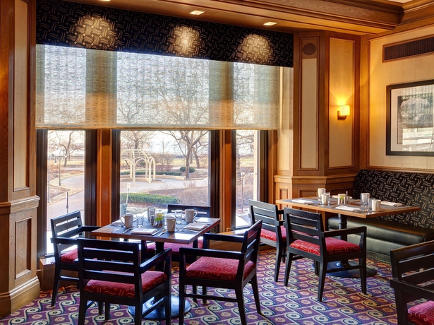 Imagen del bar/restaurante del Hotel The Drake, Chicago. Foto 2