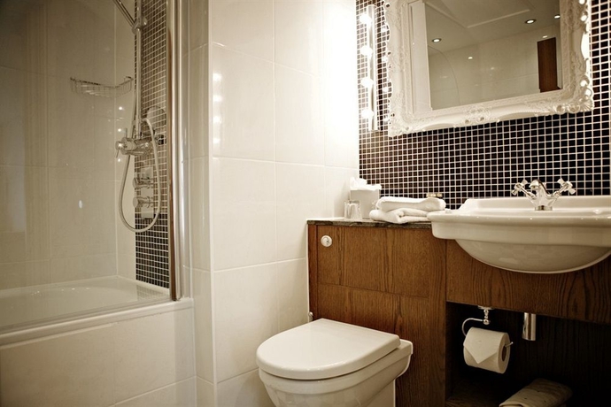 Imagen de la habitación del Hotel The Drayton Court. Foto 3