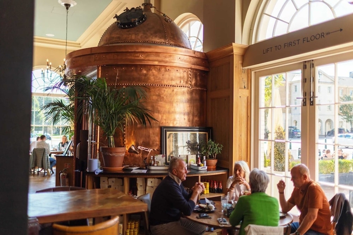 Imagen del bar/restaurante del Hotel The Duchess of Cornwall Inn. Foto 2