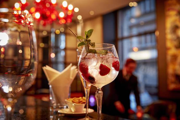 Imagen del bar/restaurante del Hotel The Dufour by Hotel Schweizerhof. Foto 4