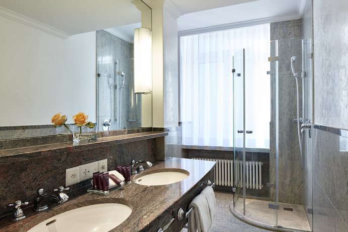 Imagen de la habitación del Hotel The Dufour by Hotel Schweizerhof. Foto 15