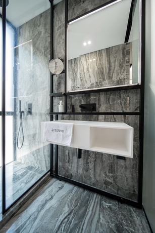 Imagen de la habitación del Hotel The Duke Boutique Suites. Foto 8