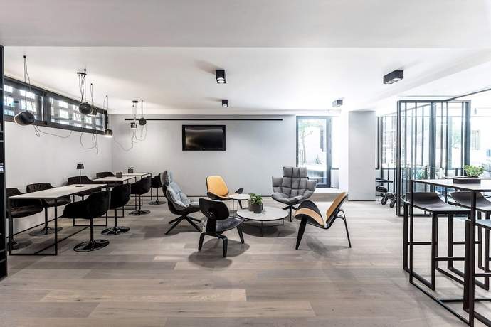 Imagen del bar/restaurante del Hotel The Duke Boutique Suites. Foto 2