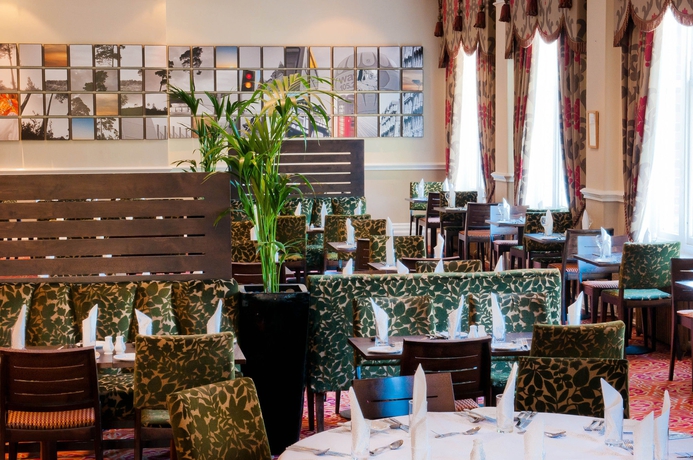 Imagen del bar/restaurante del Hotel The Durley Dean. Foto 2