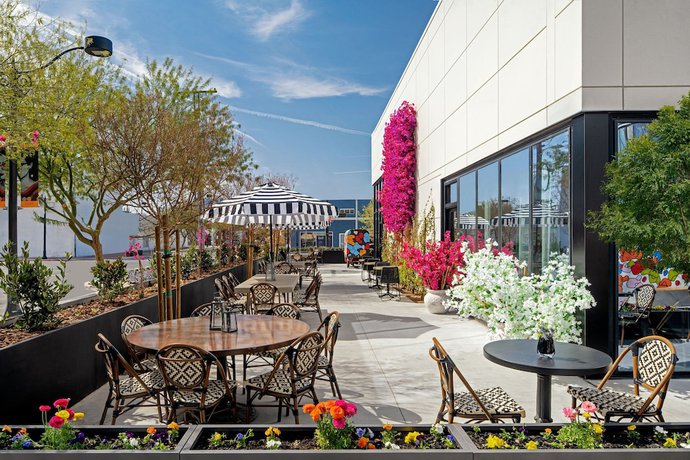 Imagen del bar/restaurante del Hotel The ENGLISH Hotel, Las Vegas, a Tribute Portfolio. Foto 3