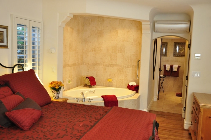 Imagen de la habitación del Hotel The Eagle Inn. Foto 10