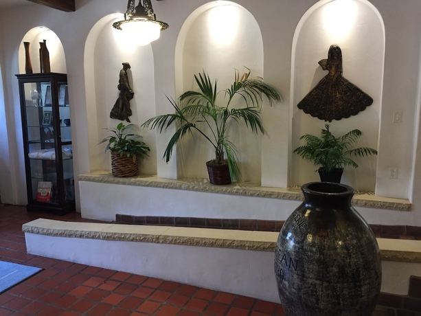Imagen de los interiores del Hotel The Eagle Inn. Foto 13