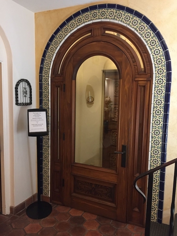 Imagen de los interiores del Hotel The Eagle Inn. Foto 15