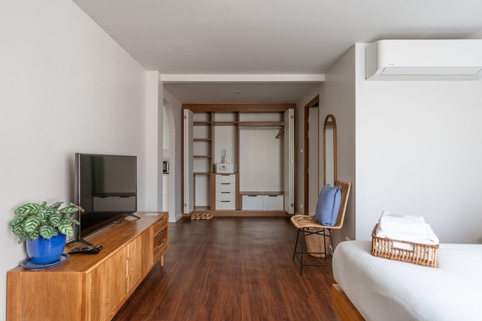 Imagen de la habitación del Hotel The Earth. Foto 3