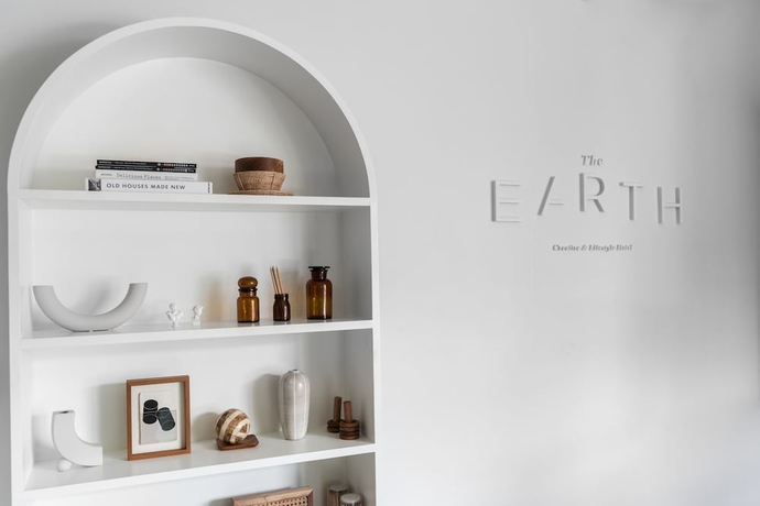 Imagen de los interiores del Hotel The Earth. Foto 16