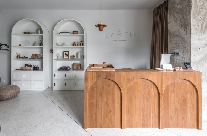 Imagen de los interiores del Hotel The Earth. Foto 17