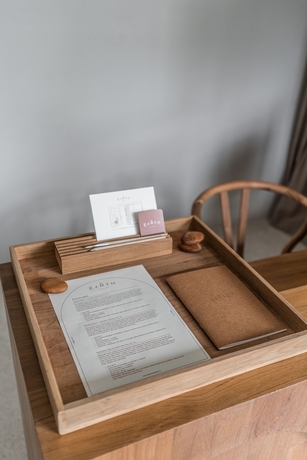 Imagen de los interiores del Hotel The Earth. Foto 18