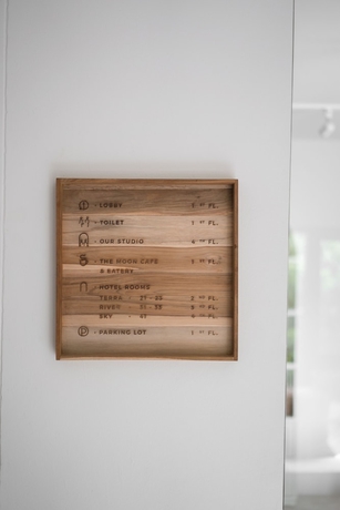 Imagen de los interiores del Hotel The Earth. Foto 19