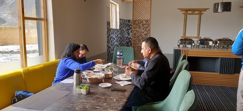 Imagen del bar/restaurante del Hotel The Eden Resort Nubra. Foto 4