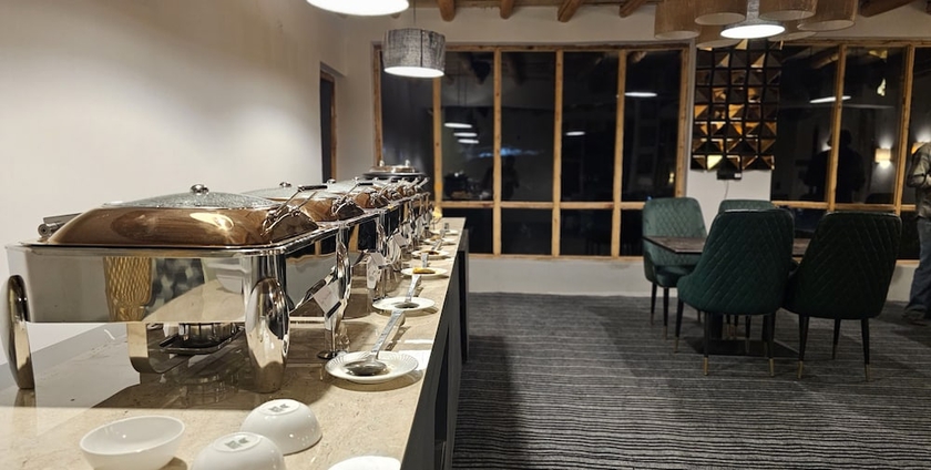 Imagen del bar/restaurante del Hotel The Eden Resort Nubra. Foto 5