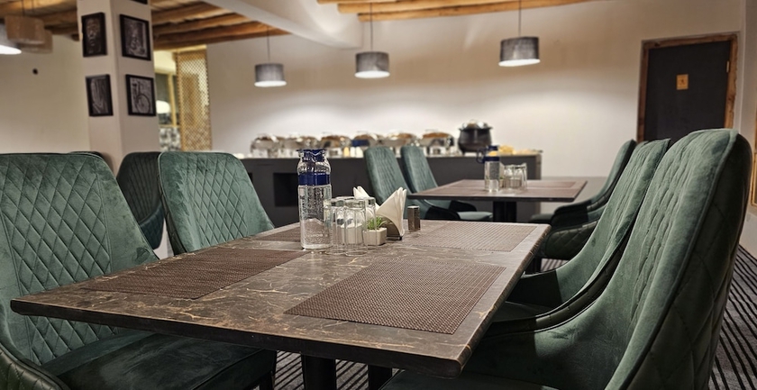 Imagen del bar/restaurante del Hotel The Eden Resort Nubra. Foto 7