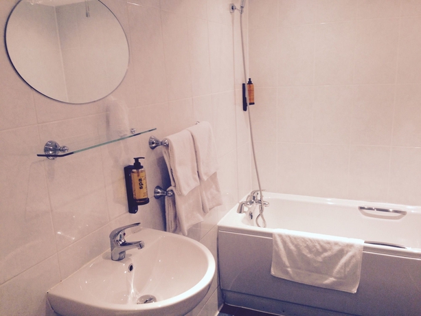 Imagen de la habitación del Hotel The Edgbaston Palace. Foto 7