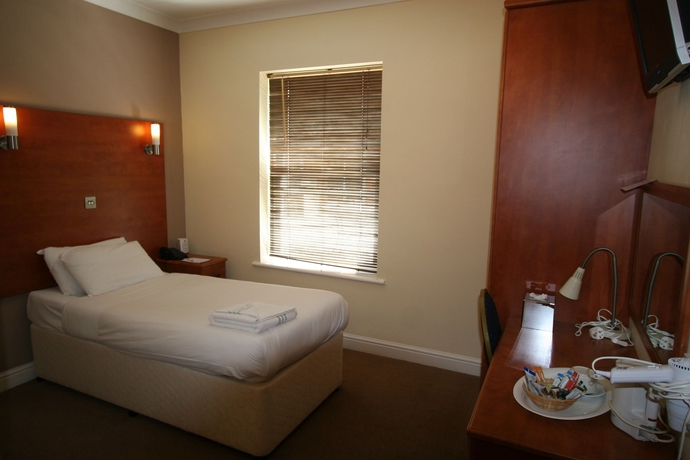 Imagen de la habitación del Hotel The Edgbaston Palace. Foto 9