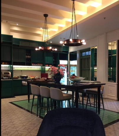 Imagen del bar/restaurante del Hotel The Edison George Town. Foto 4