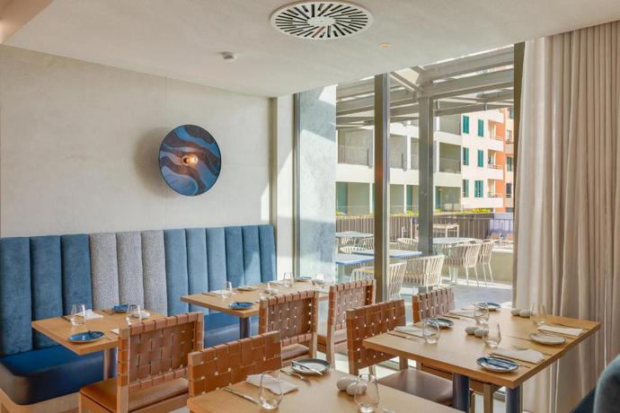 Imagen del bar/restaurante del Hotel The Editory Ocean Way Funchal. Foto 2